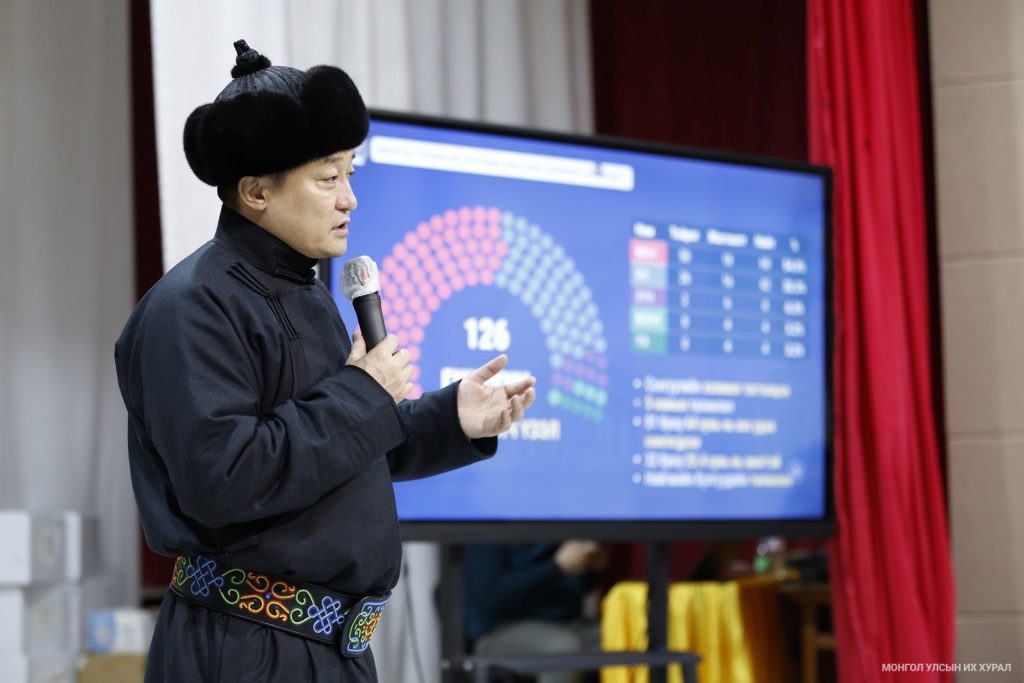 6b992544a67243ea98bbc14ea0a6e44f