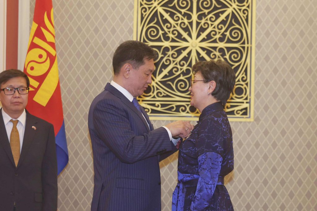 received_1092735379559574-scaled