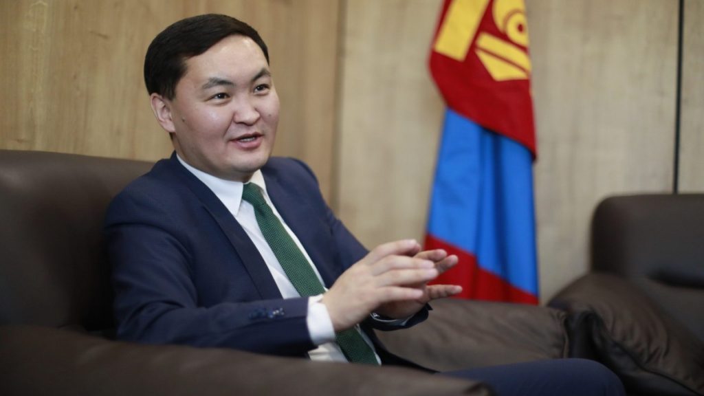 Ч.Өнөрбаяр Хуулиа “өшиглөдөг” төр байж болохгүй. Төрийн ажил хуулийн дагуу явах ёстой