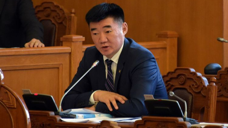 С.Бямбацогт 100 тэмээгээ чононд идүүлчихлээ гэсэн мессеж иргэнээс ирсэн