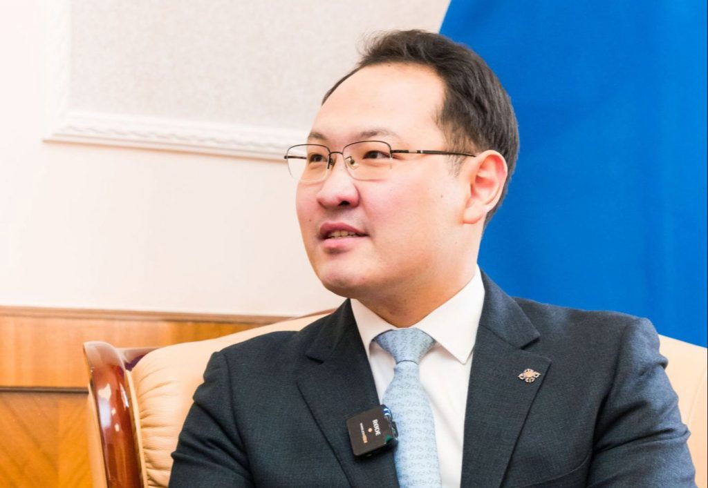 Э.Батшугар Засгийн газар шаардлагагүй төлбөрийн тэнцэл дээр их хэмжээний дарамт өгөх төслүүдээ хойшлуулах нь зөв