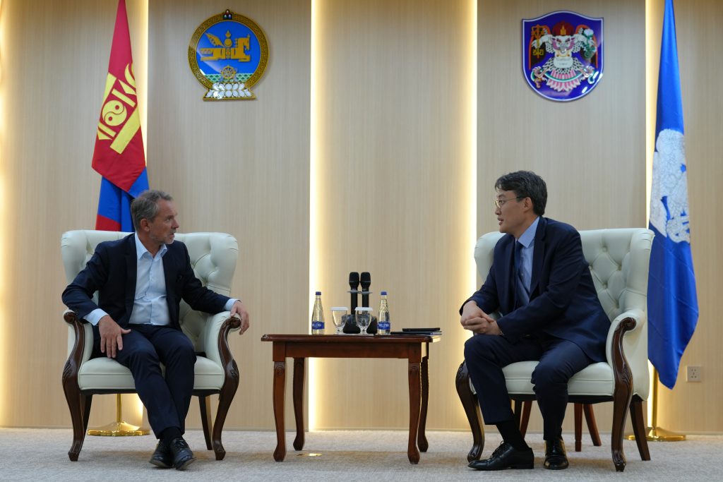 68945ff976868b67547b3042