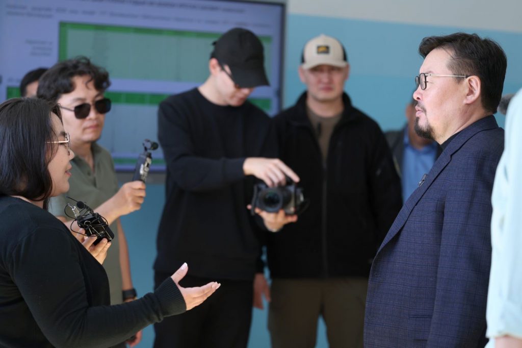 u2rixyhaxSQUH6tvBsBc