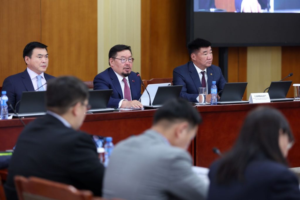 zYEb6XEFipbBdwfX1SkT