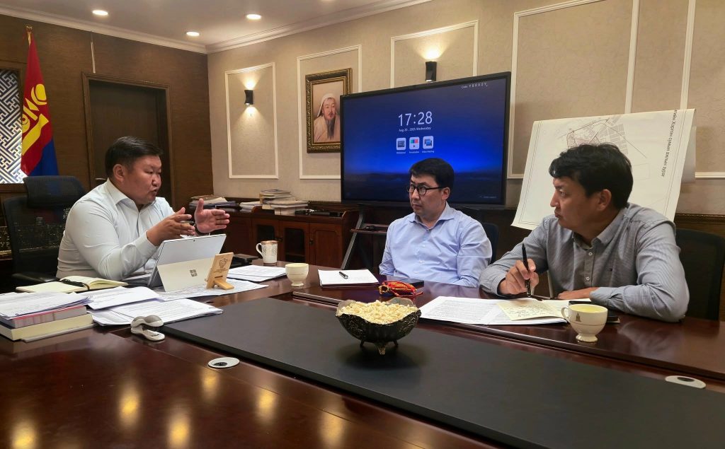 ТНБД Т.Жамбалцэрэн Хэнтий аймгийн ургацын төлөв өвөлжилтийн бэлтгэлтэй танилцлаа