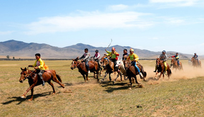 Хурдан морины уралдаан