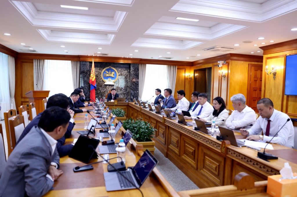 засгийн газар шинэ