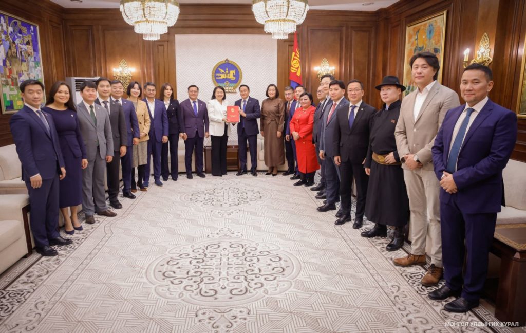 2b41353f26b848a4aee4e13eaea7a6db