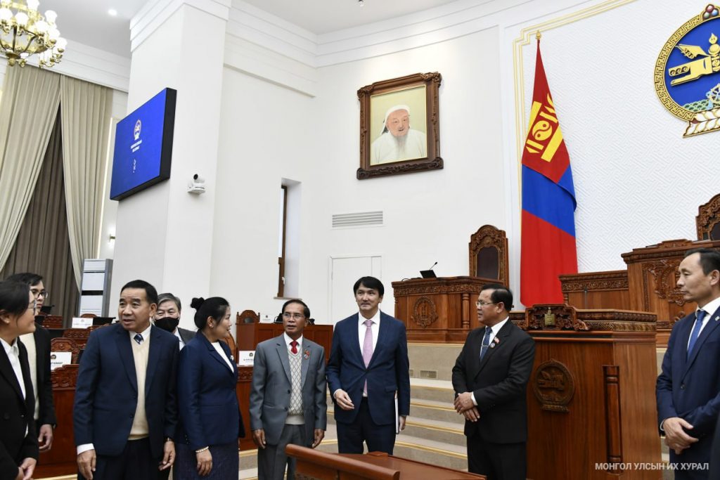 453ba5e89dfe4f789a99d3b835eb20e3