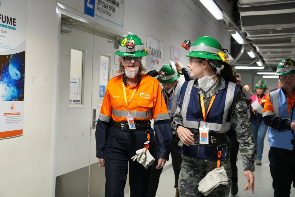 5wajys_UBV05547_x974