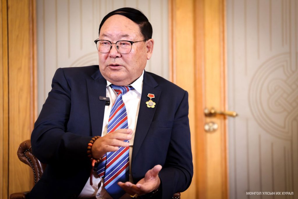 6b813c5a5542495394e08ed1ada02f75