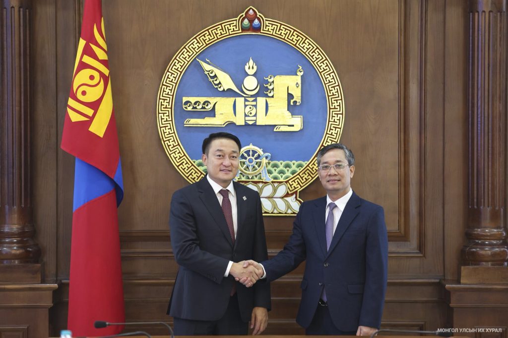 ee303a19112b434e96ade90343f4771b