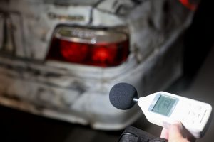 Дуу чимээний стандарт децибель 74 байх ёстой ч мото суррон бүдүүн яндантай авто машиных 110 давж байна