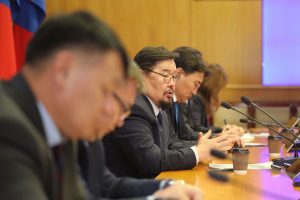 Gnngi1cqnLk7KGWUqNHZ