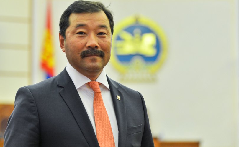 bat-erdene-1-810x500