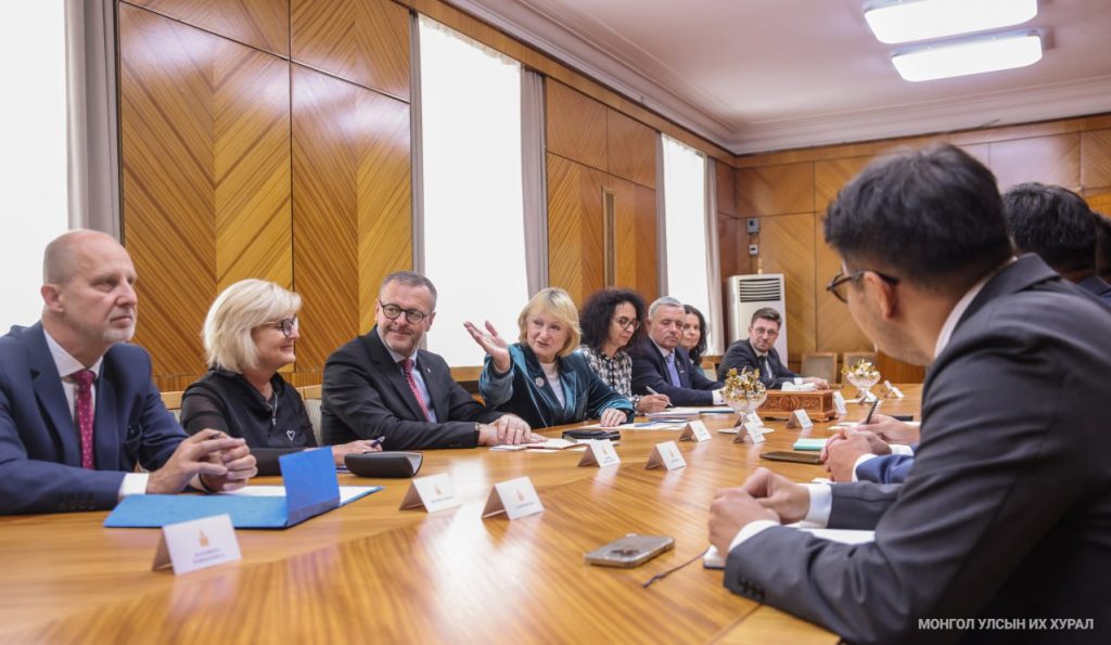 d753f138588f47b989d9181e8b92ee22