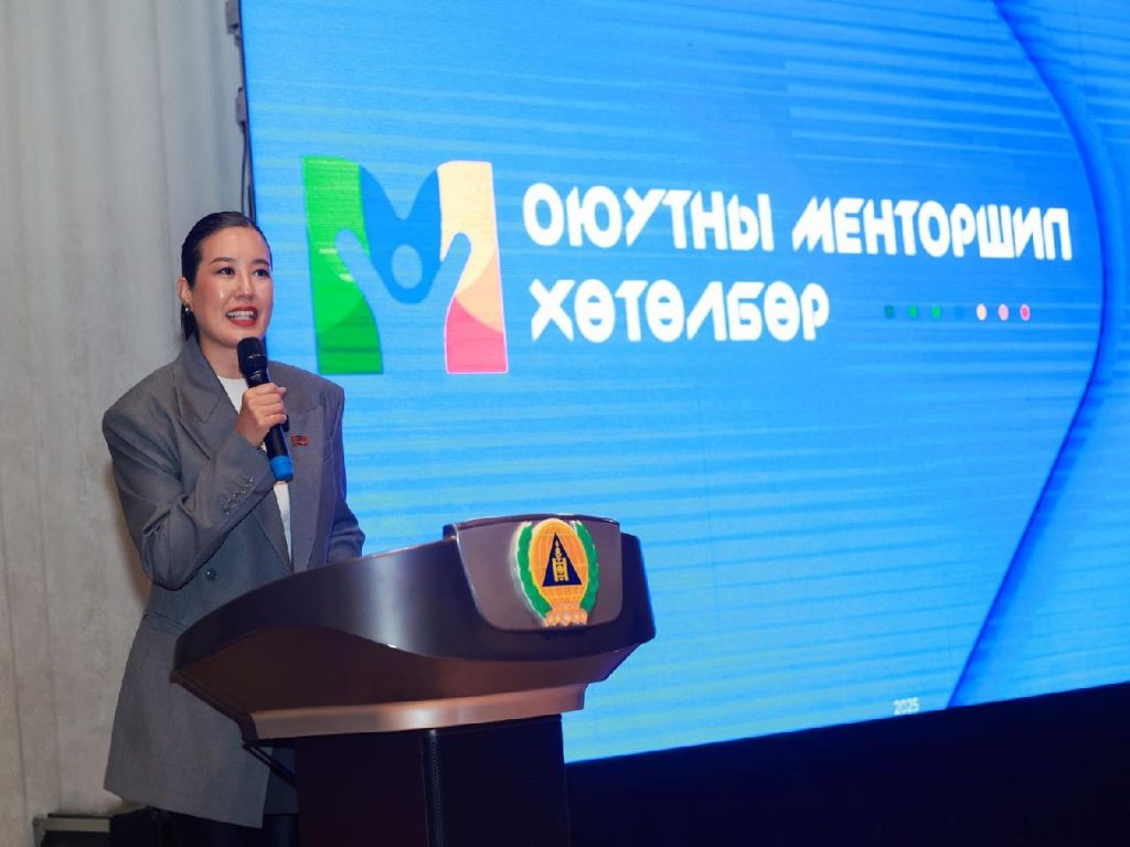 large-69018cc7f9b047338a080e58