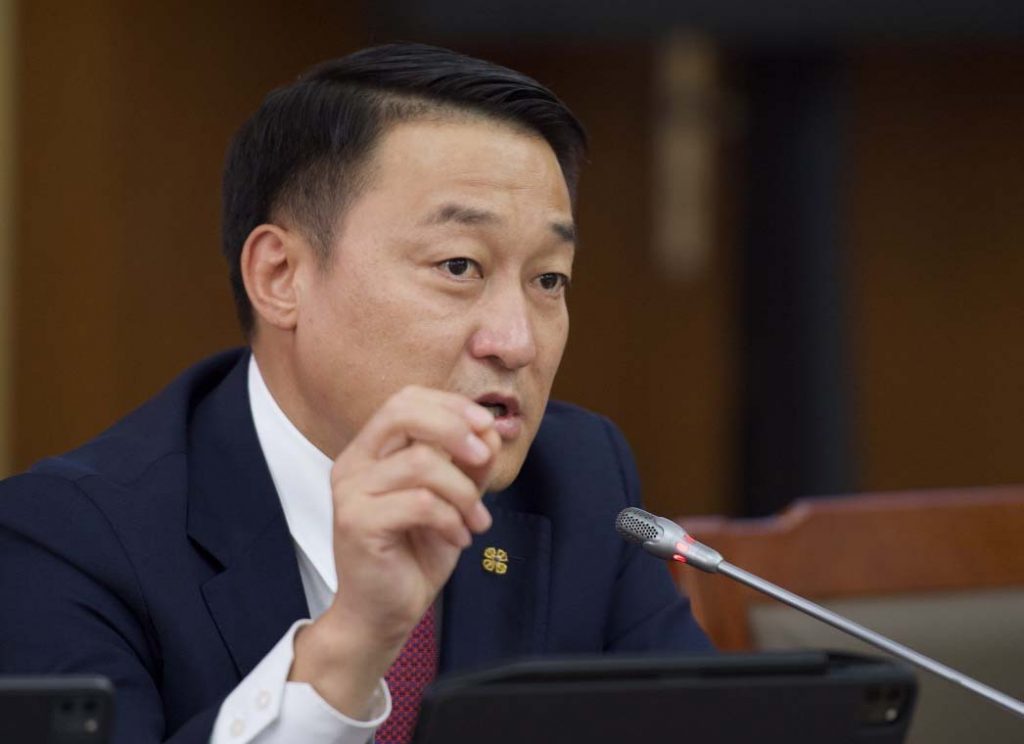 Д.Амарбаясгалан Миний гэр бүл хамаарал бүхий этгээдүүдийн хэн нь ч Таван Толгойн ордод нэг ч метр квадрат лиценз эзэмшдэггүй!