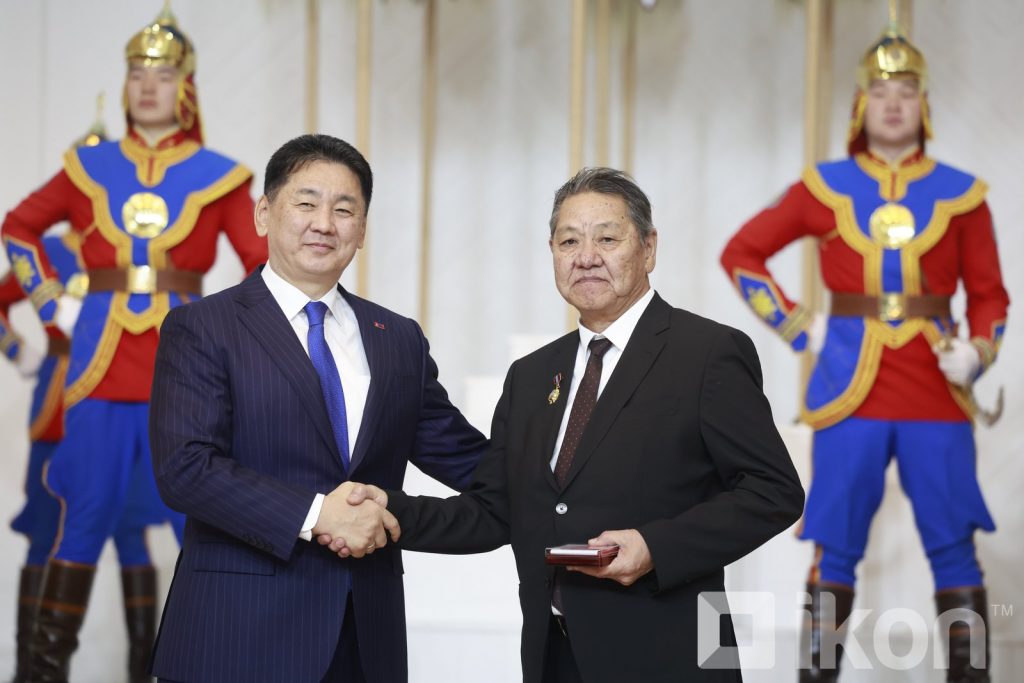 3895o3__PA_5135_x974