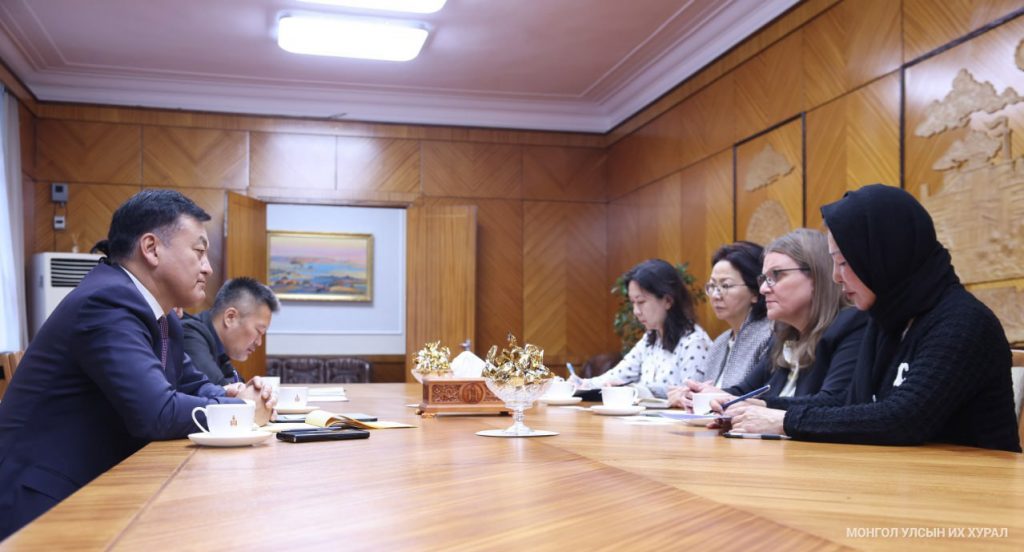 8dfb3b3f010a46fbac1e2960f7a4de59