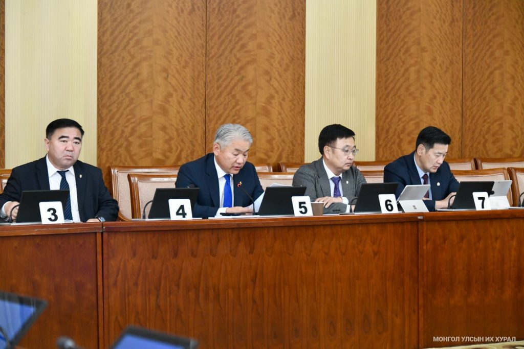 f032f5becd064d5b9b17404b9342c359