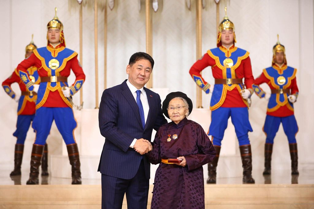 received_1566402378124351