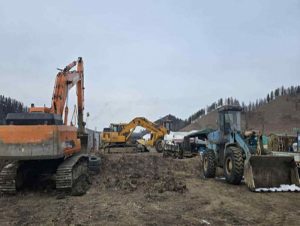 Экологийн цагдаа хууль бус ашигт малтмал олборлогчдын үйлдлийг илрүүлж таслан зогсоов