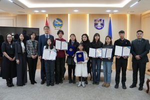 694e051de337fe7967a30d33