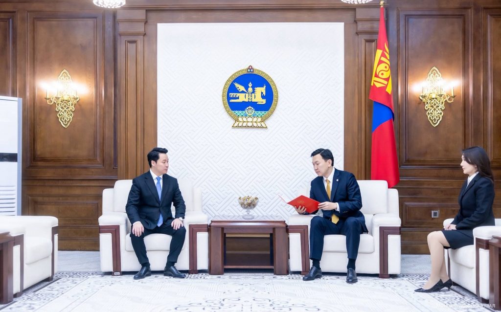 930mfh_c7c32010f0344897a822c5bb8563ce45_x974