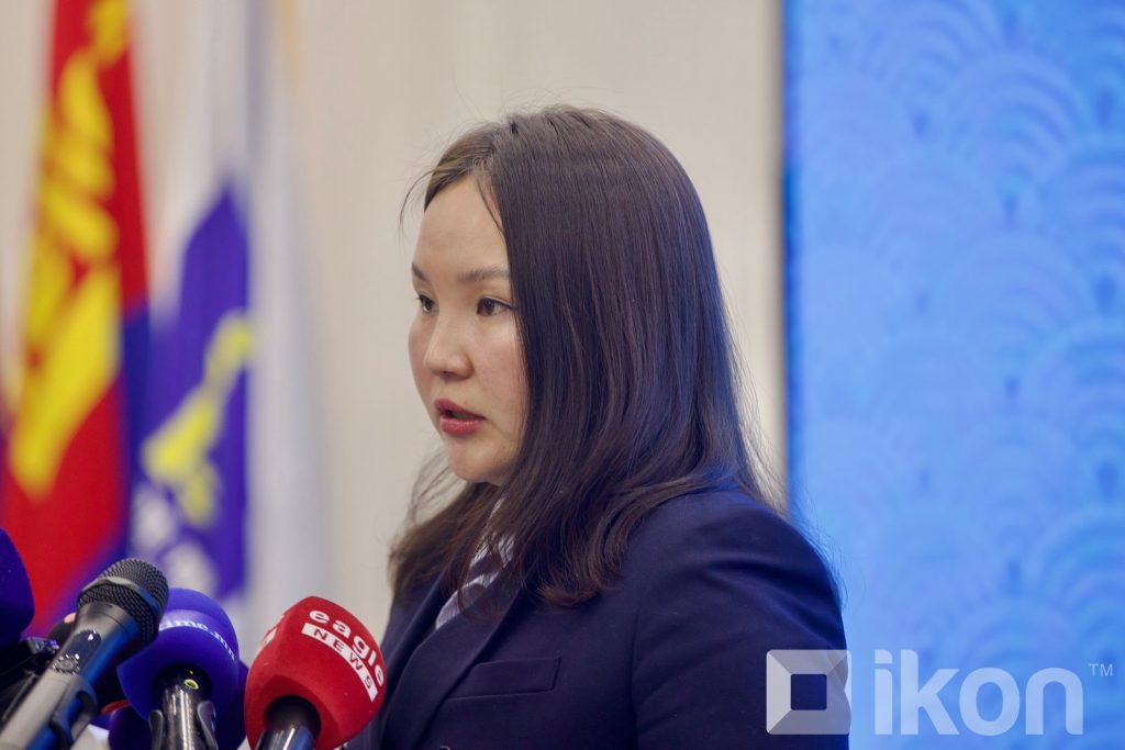 e2juuz_MPA42102_x974