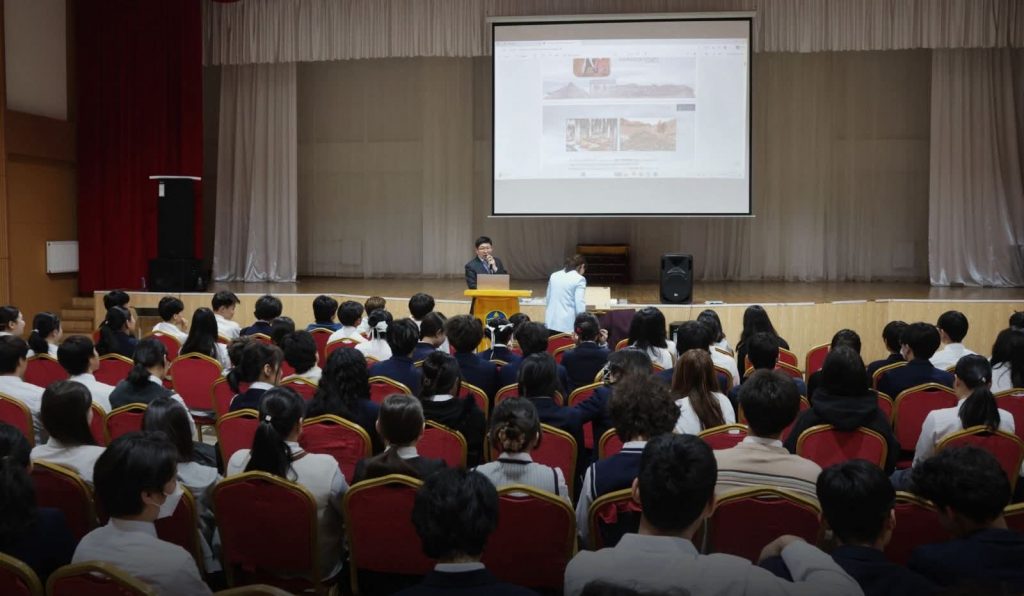 f7d589f9-a91d-4b30-9d36-74a1329b8528