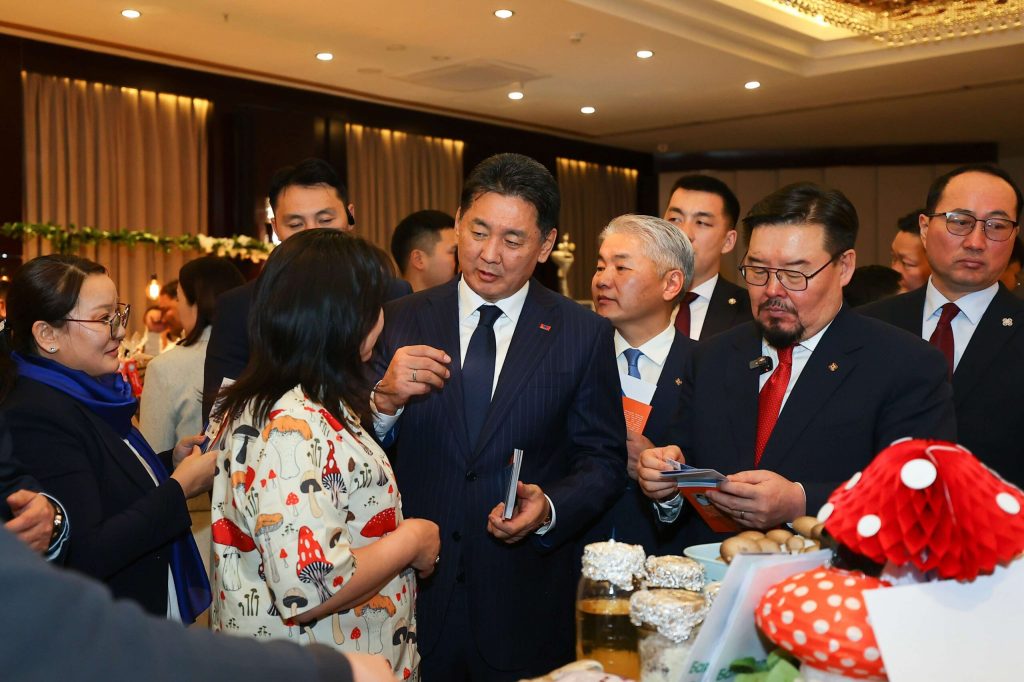 received_862770103138571-scaled