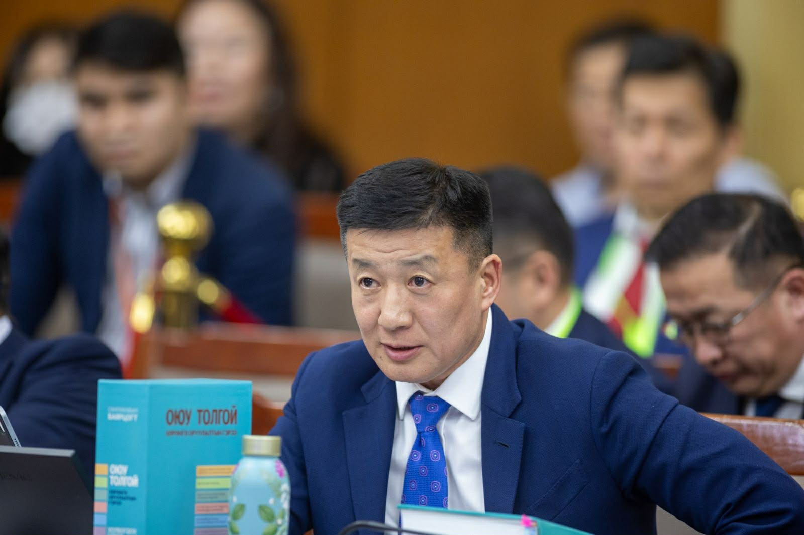 Сангийн сайд асан С.Баярцогт МУЗГ Чингис бондыг маш бага хүүтэй босгож байсан. Энэ бол Оюу толгойн ашиг тус шүү.