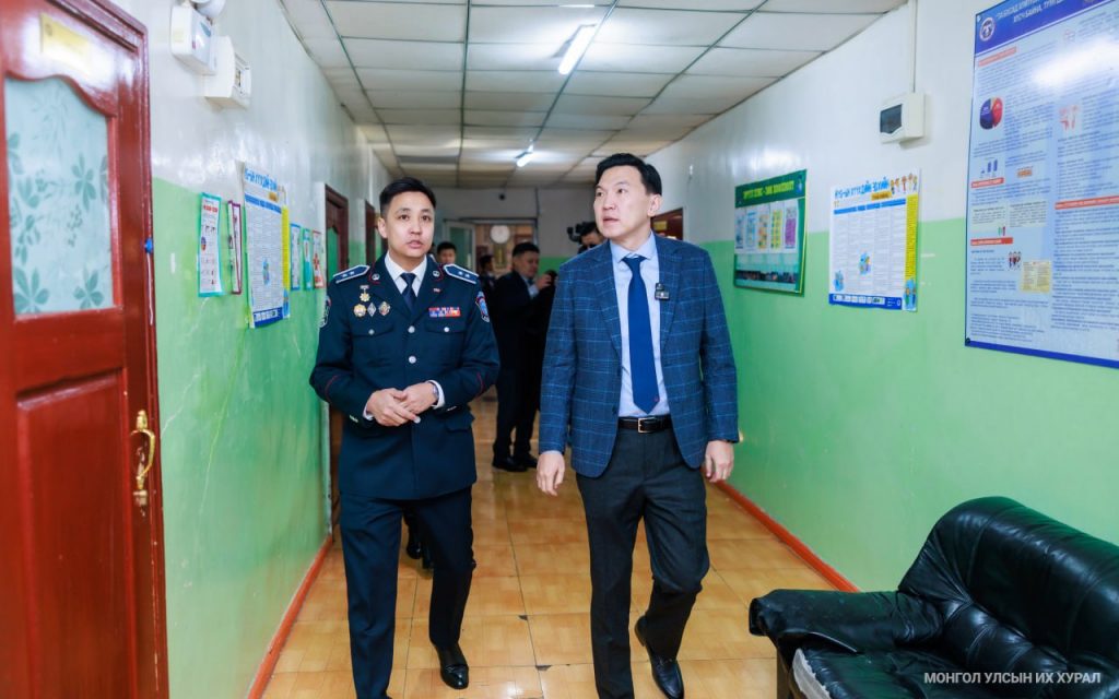 d8f0cb7f0e1f43568ec1421f7d559135