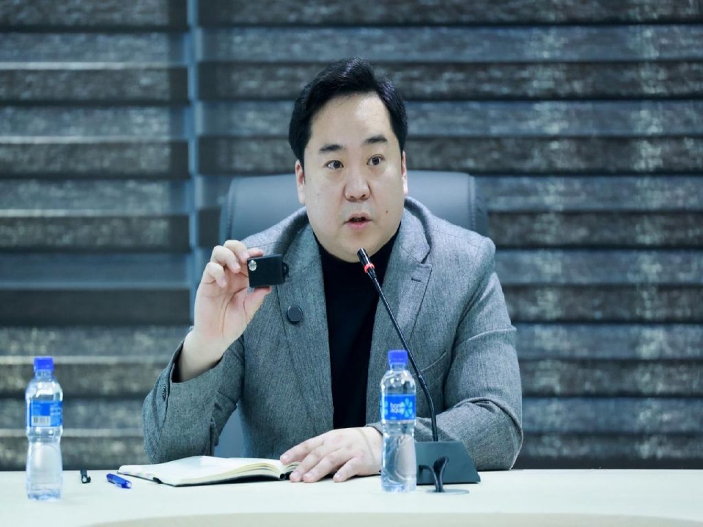 large-696709b8f9b047338a080fe5