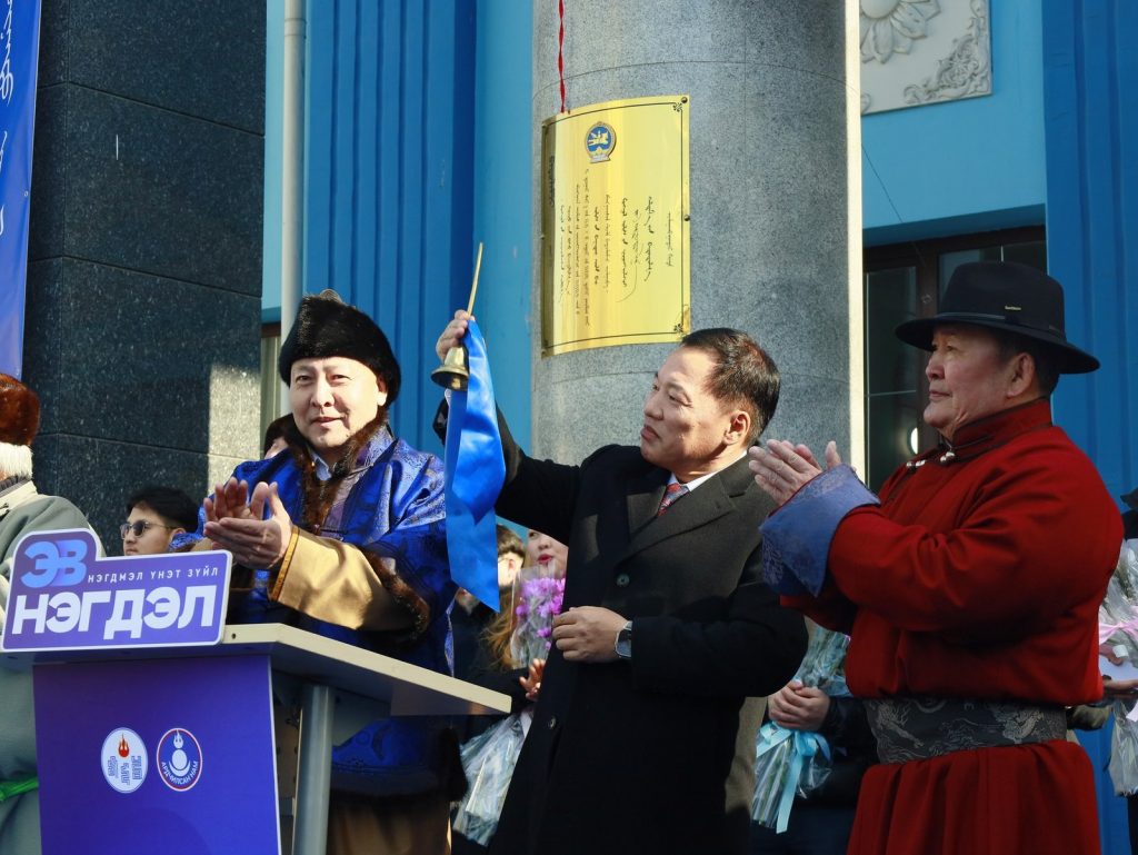 8hipfh_631661407_1455391935946632_2327325854432463619_n_x974