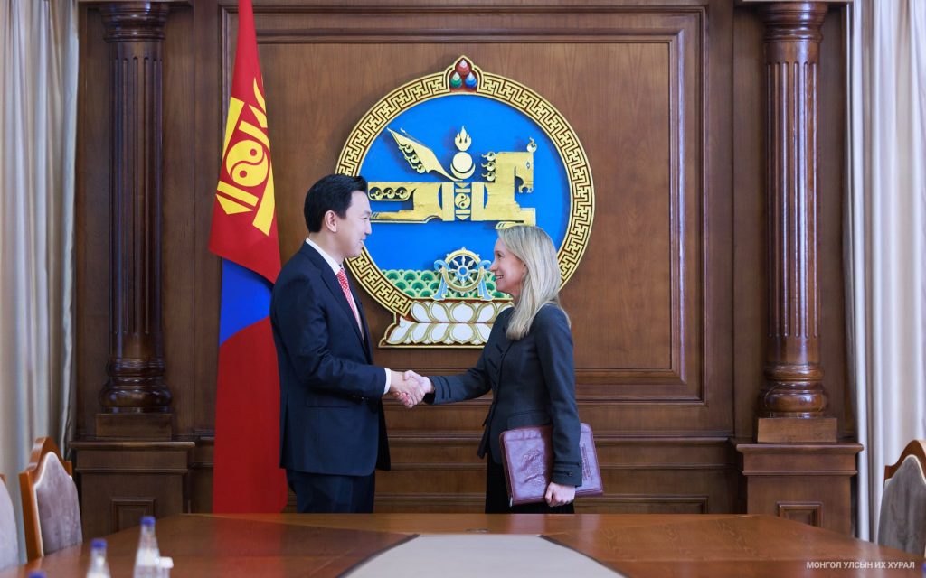 c50f5a887b1b4b92bac2bd8edde7cf24