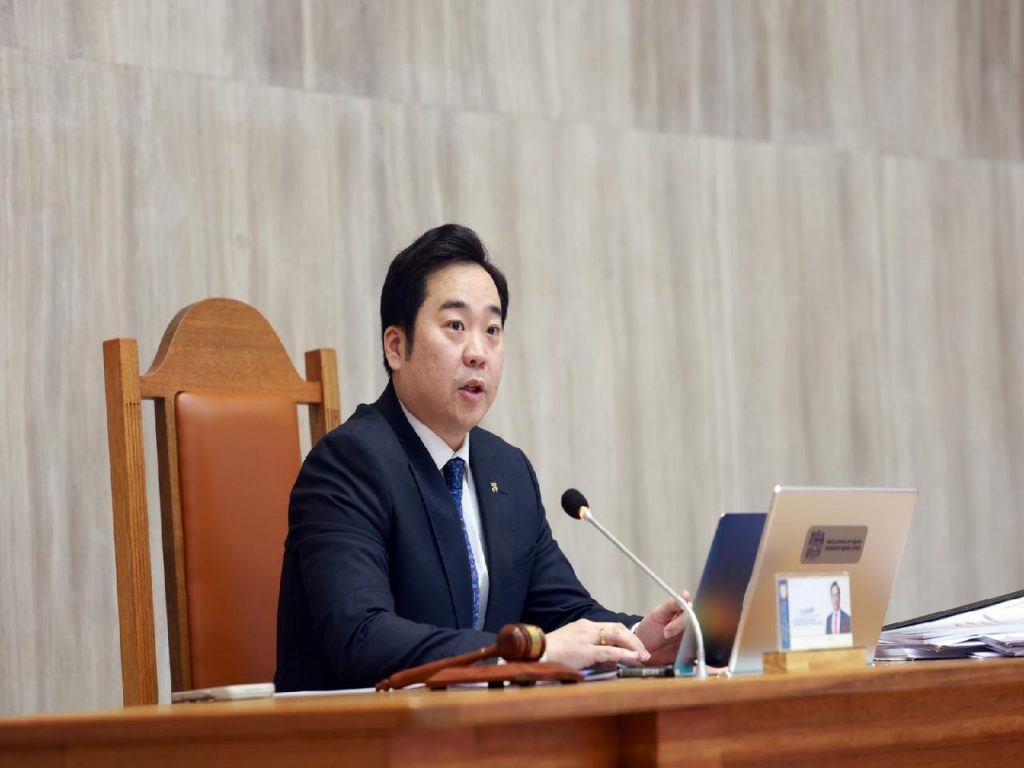 НИТХ-ын ээлжит бус Х хуралдаанаар нийслэлийн 2026 оны төсвийн тодотгол болон бусад асуудлыг хэлэлцэж байна