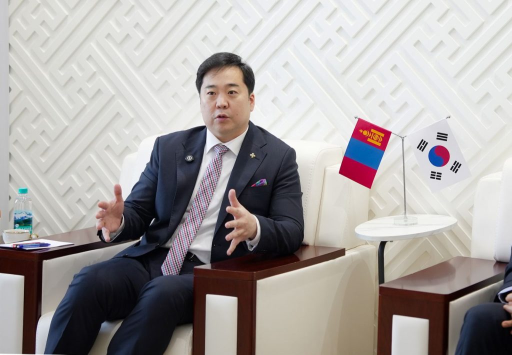 Нийслэлийн онцгой байдлын газрын алба хаагчдыг БНСУ-д чадавхжуулах талаар санал солилцлоо