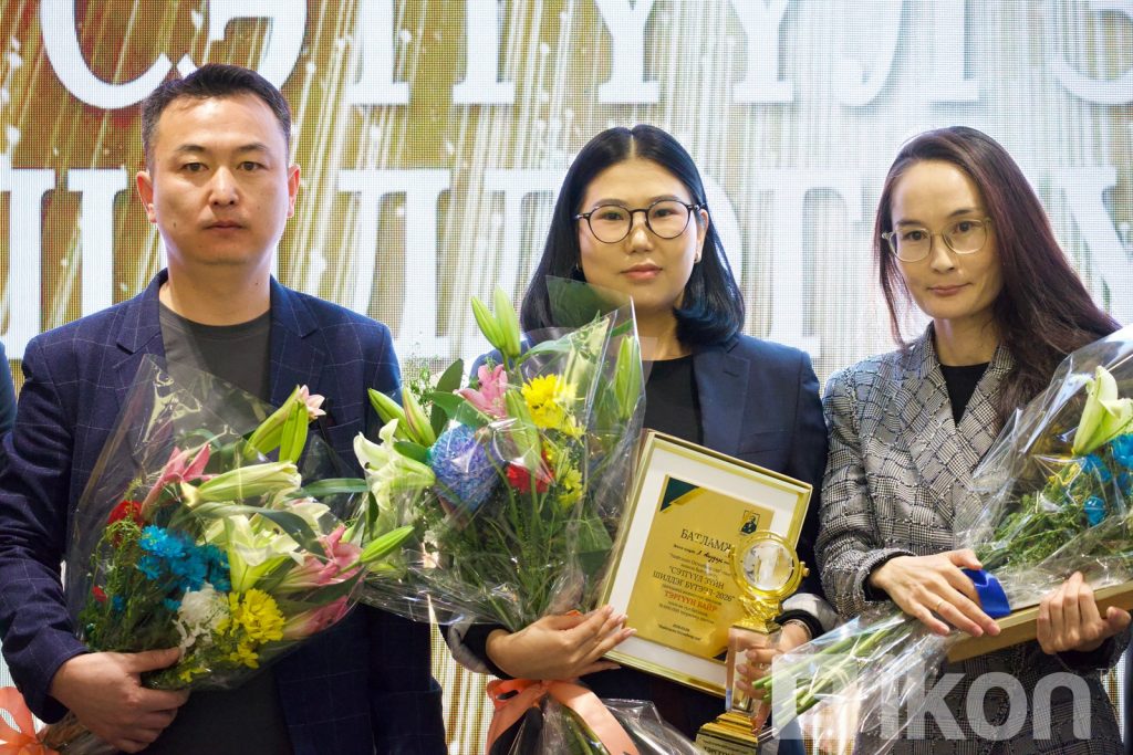 97iyyl_MPA48609_x974