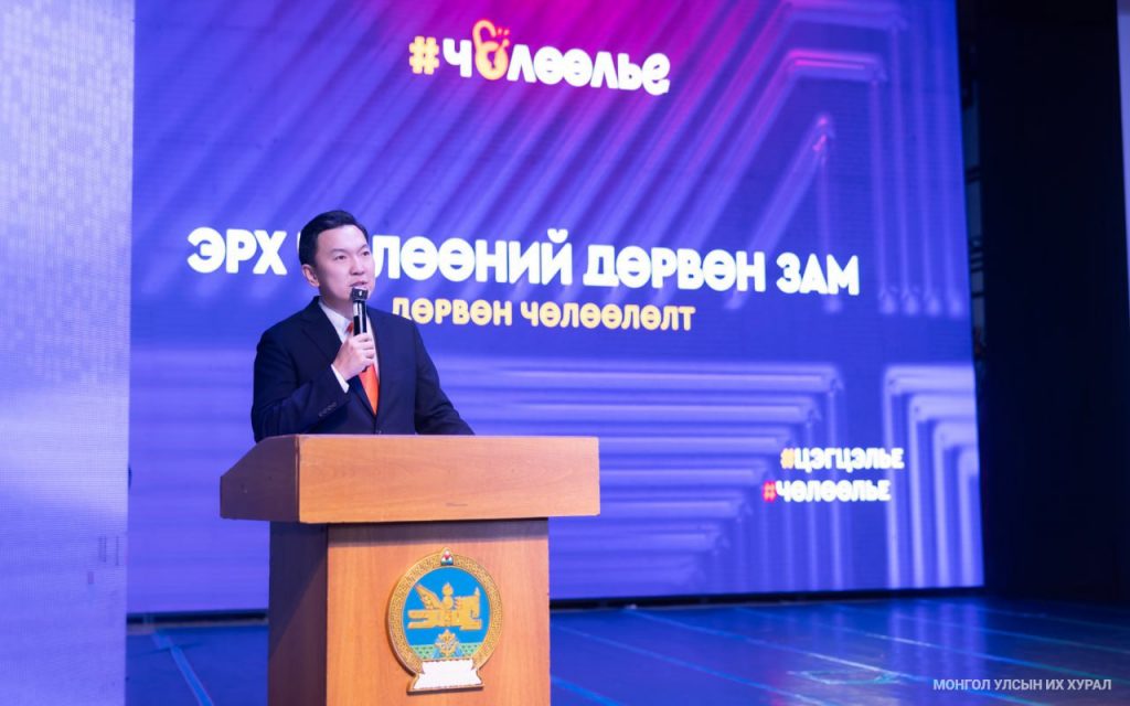 ccb2cbb2e66a437c99cb8e2de0fb9d60