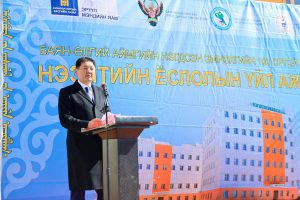 Ерөнхийлөгч баруун аймгуудад ажиллаж байна