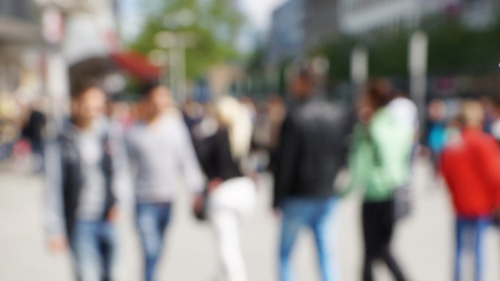 Олон нийтийн газарт зүй бусаар биеэ авч явсан 2313 зөрчил бүртгэгджээ