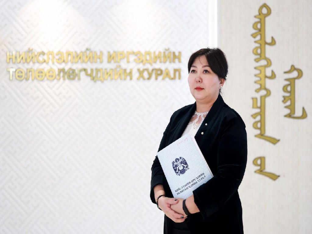 М.Халтар НИТХ дахь АН-ын бүлгээс ирүүлсэн саналын дагуу хуралдааныг тодорхойгүй хугацаагаар хойшлуулах захирамж гарсан