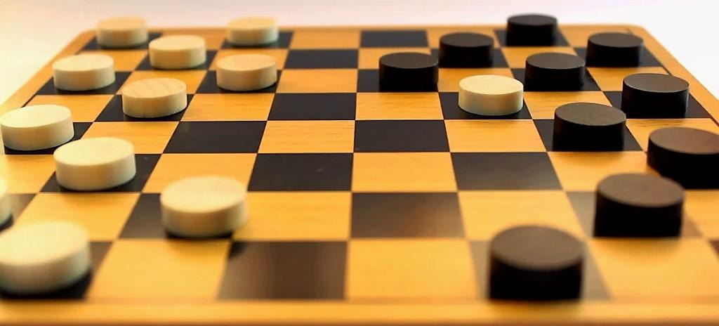 Манайхан Ташкентэд медалийн хур буулгаж байна 