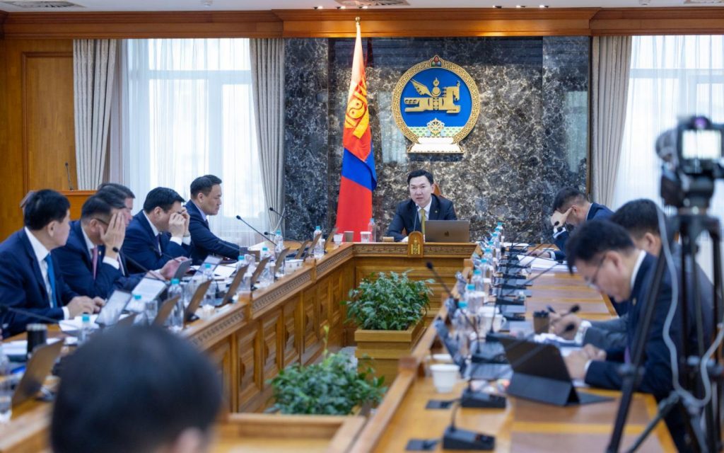 Шатахууны үнийн огцом өсөлтөөс үүдэлтэй төсвийн болзошгүй зардал нэмэгдэх  эрсдэлтэйг Ерөнхий сайд мэдээллээ