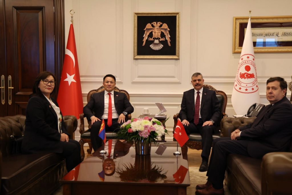 Qm6M5RYV5NOaF1ku5dJe